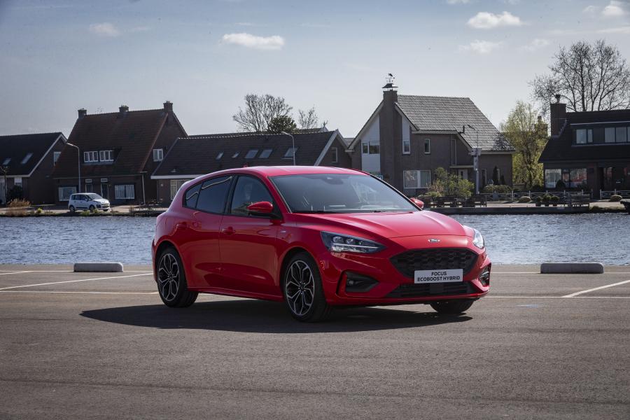  Ford Focus EcoBoost Hybrid ST-Line 2019 года  (WW) (фото 1 из 3)